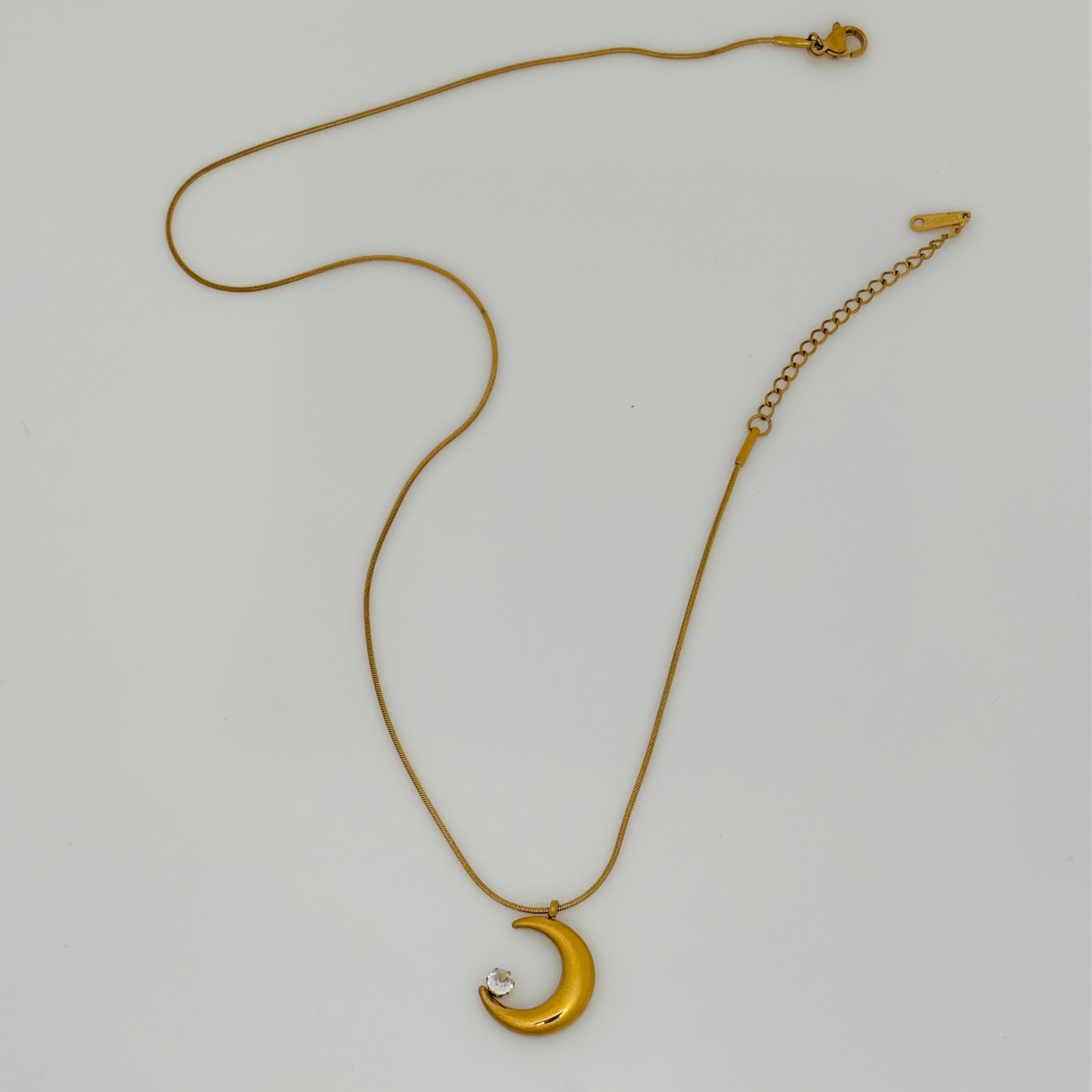 Crystal Nila Necklace