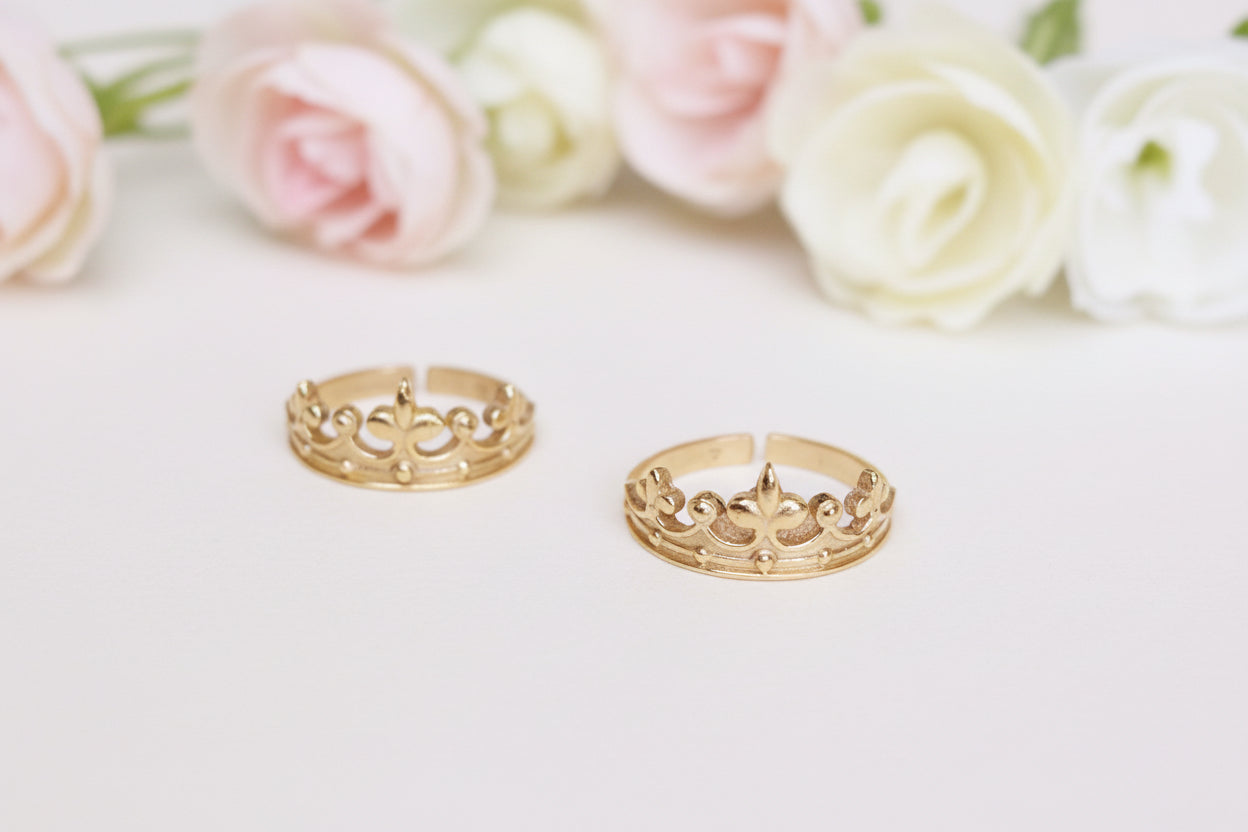 Gold brass toe ring, minimalist adjustable design