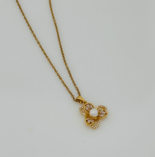 Petal Pearl Necklace