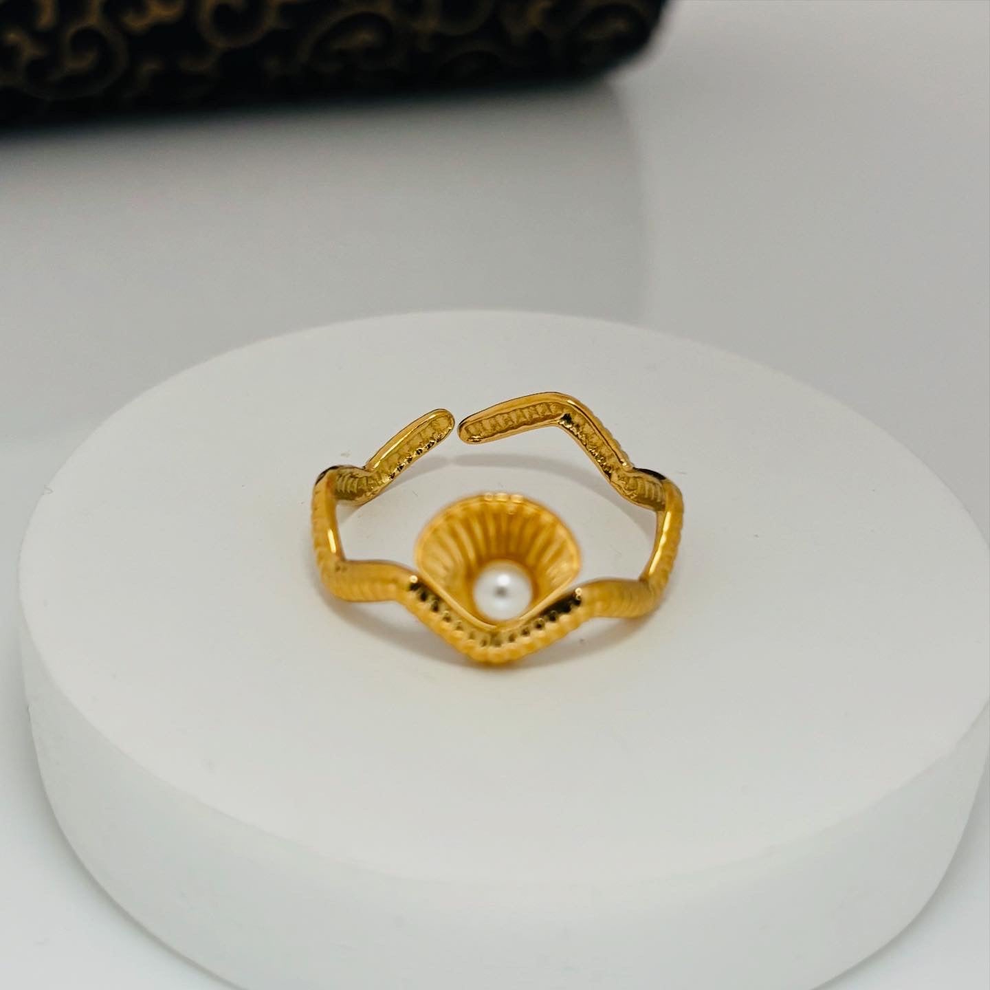 Gold-plated adjustable ring, classic style