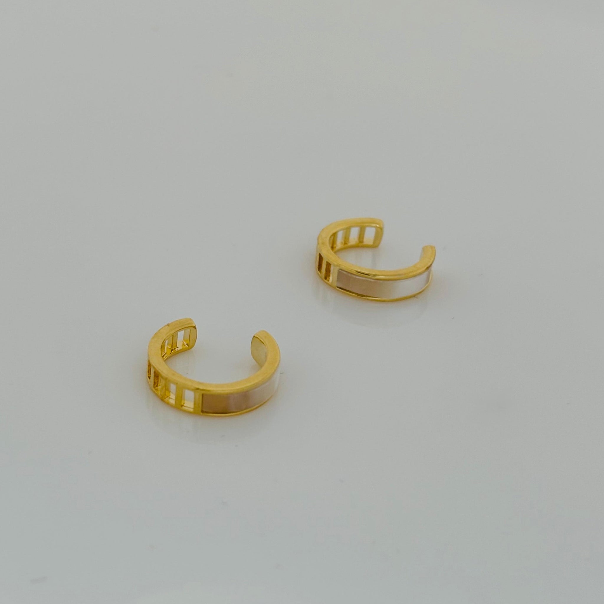 MOP Ear Cuff