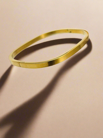 Carre Matte Cuff