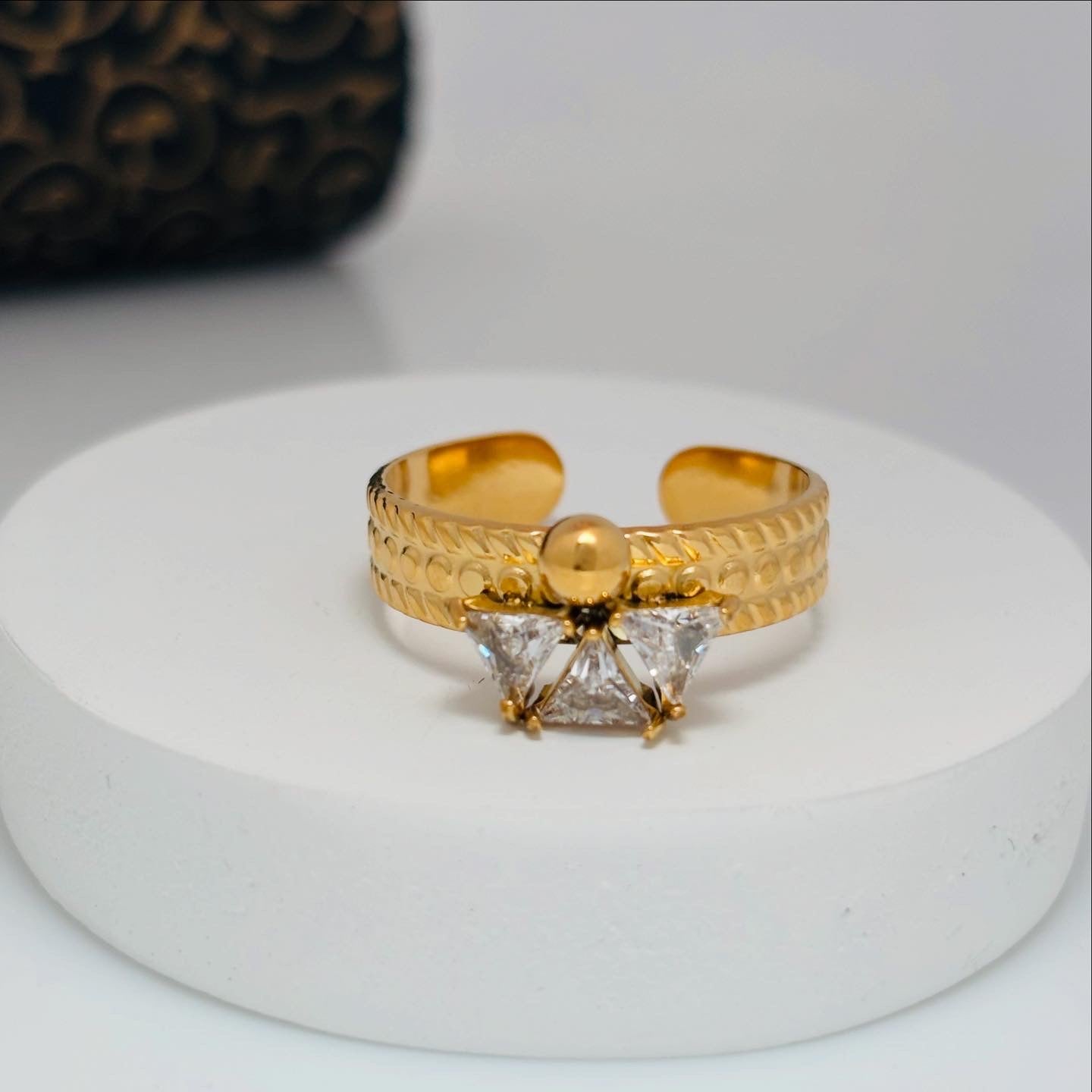 Gold-plated crystal trio ring, statement design
