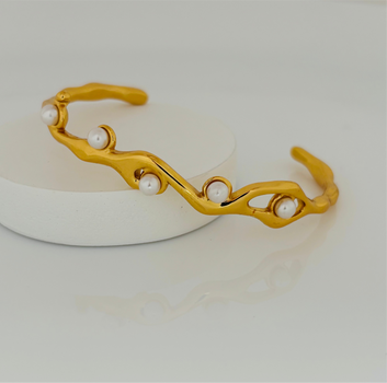 Pearline cuff