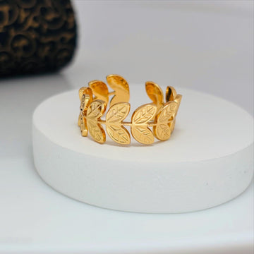 Gold-plated leaf-shaped ring, minimalist style