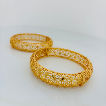 Gold-plated adjustable bracelet, classic style