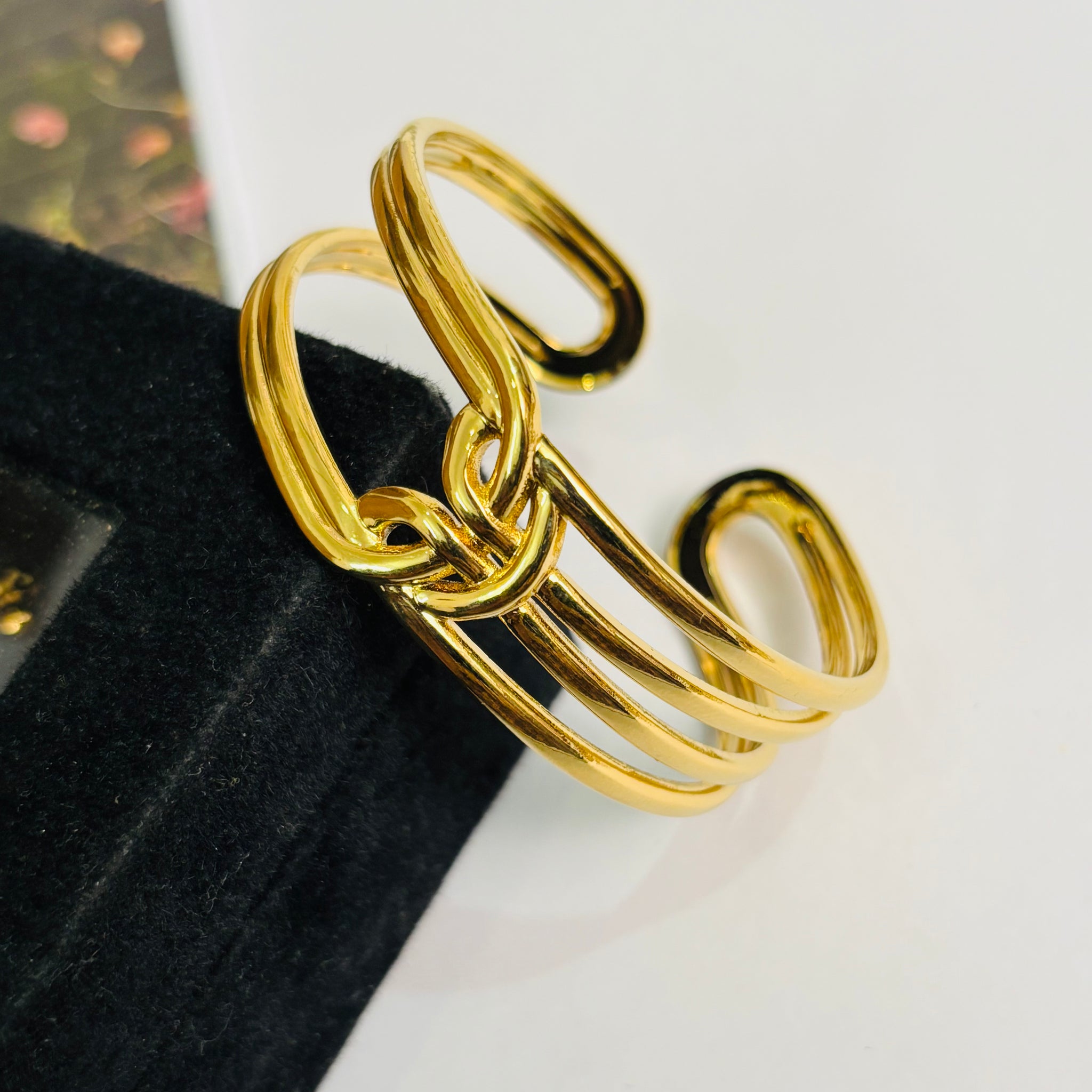 Broad Knot Cuff