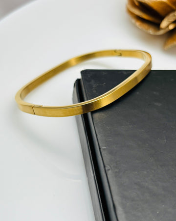Carre Matte Cuff