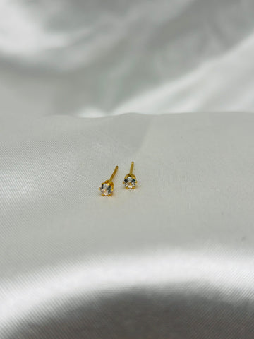 Tiny dot stud