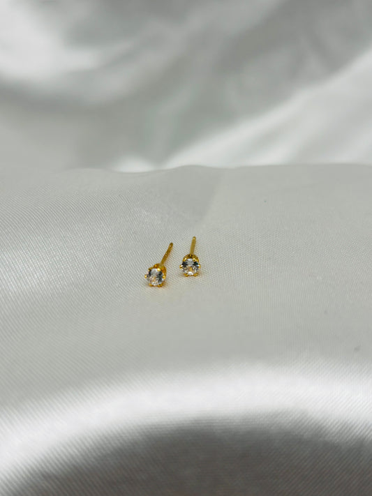 Tiny dot stud