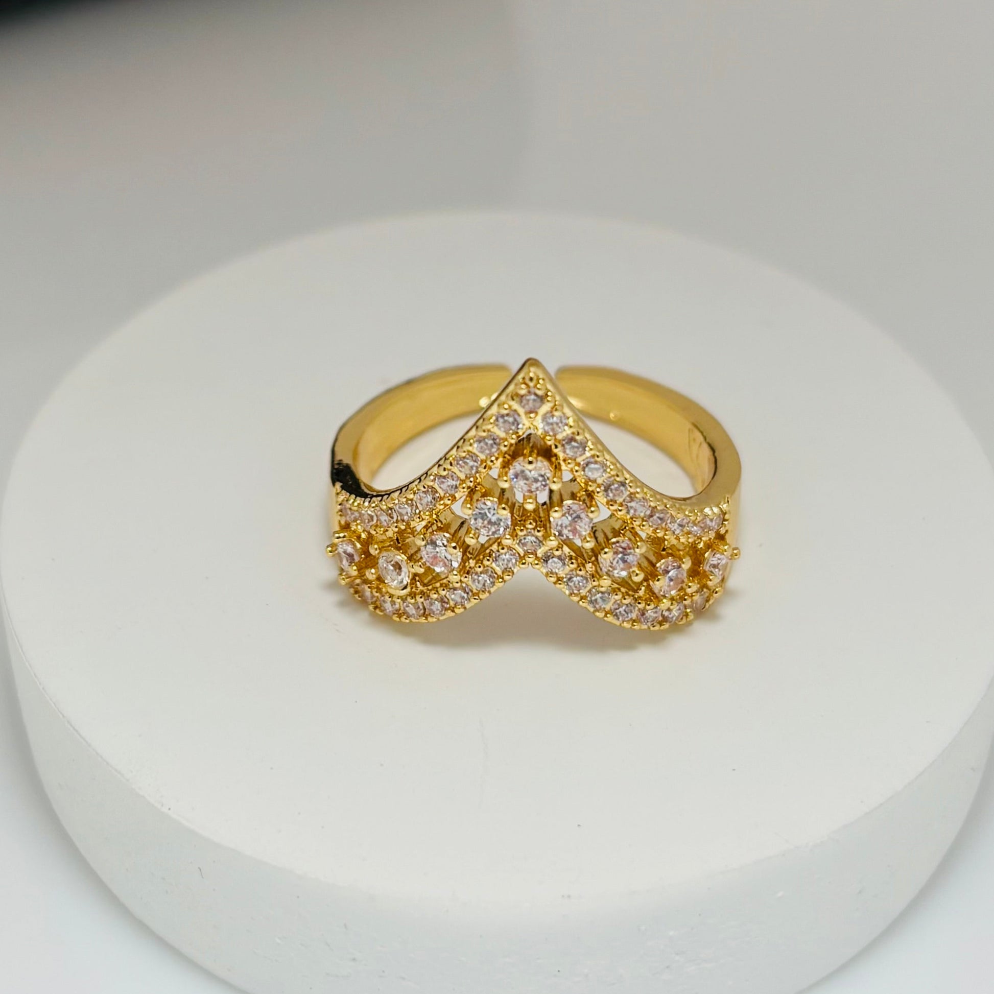 Gold-plated crown-design ring with cubic zirconia stones, statement style