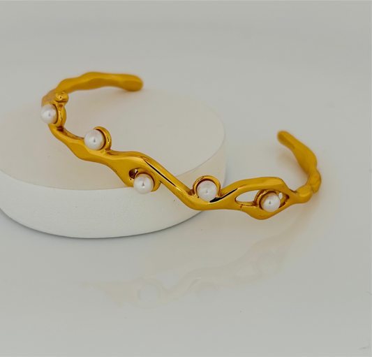Pearline cuff