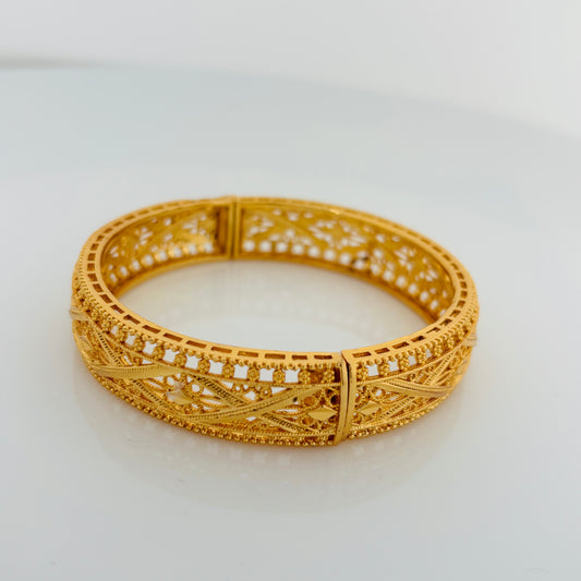 Gold-plated bracelet, classic everyday style