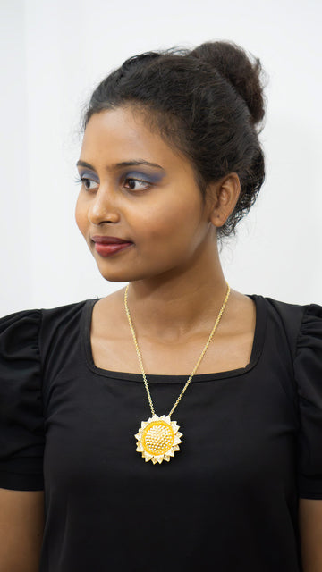 Helia Pendant