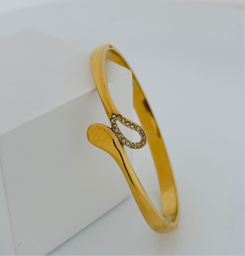 Royal touch bracelet